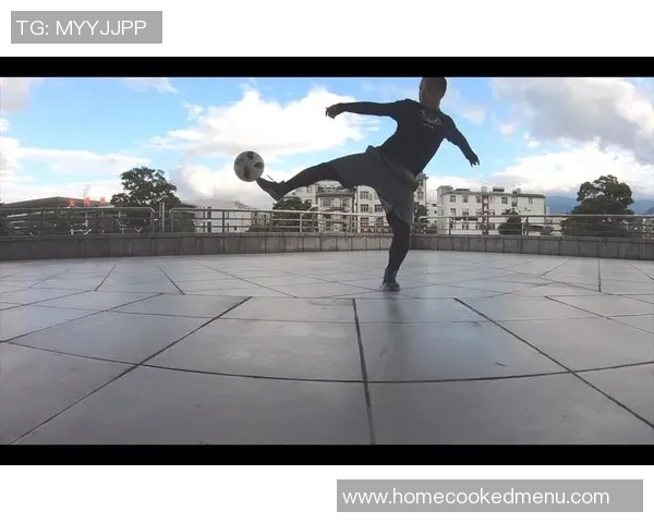 足球巨星变身路人街头探险揭示不为人知的一面与真实生活